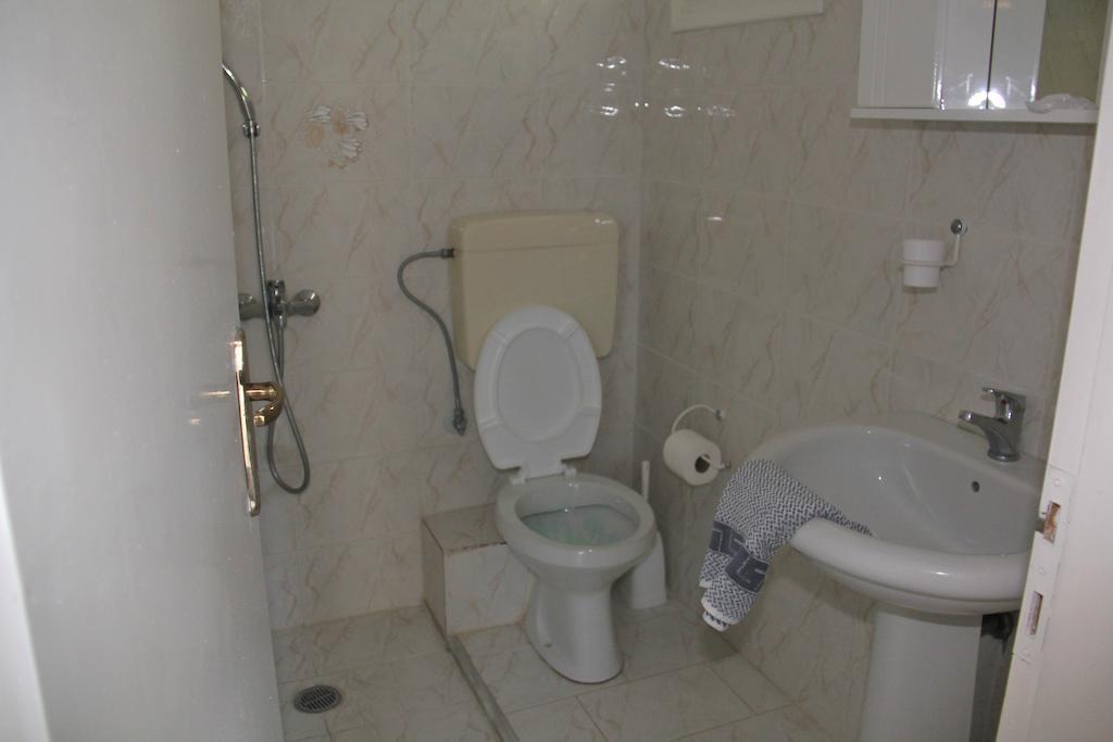 Theodora Studios Yénion Habitación foto